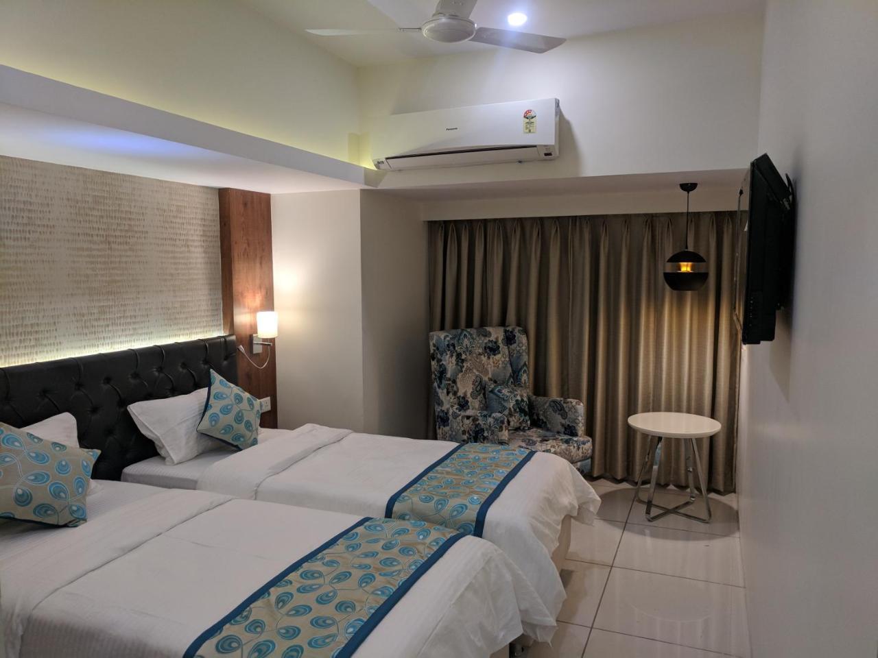 Hotel Apex International Vadodara Exterior photo
